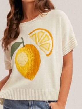 NWT Hem & Thread crewneck short sleeve lemon motif graphic sweater